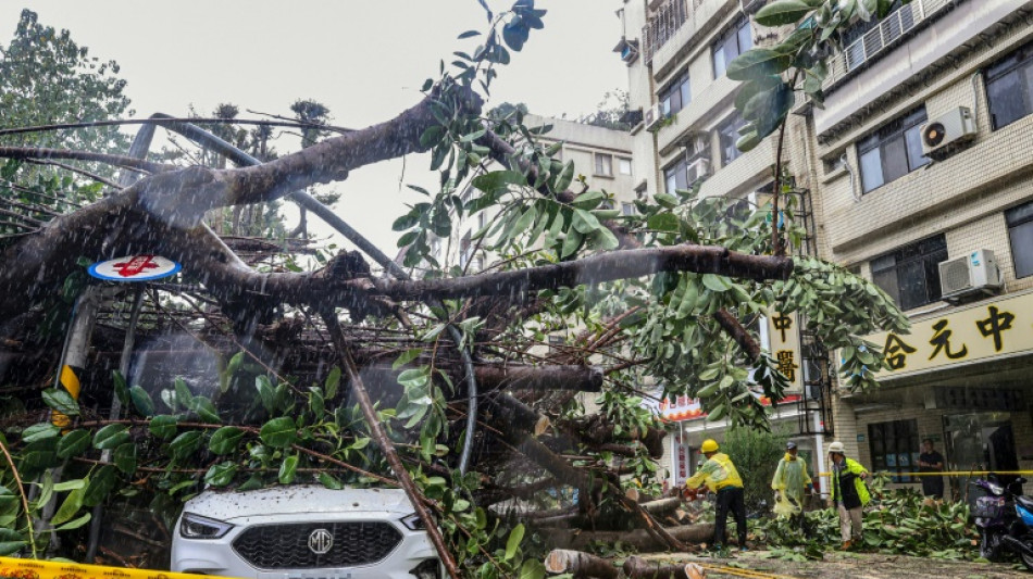 Super-Taifun "Kong-rey" trifft in Taiwan auf Land - Ein Toter und 73 Verletzte