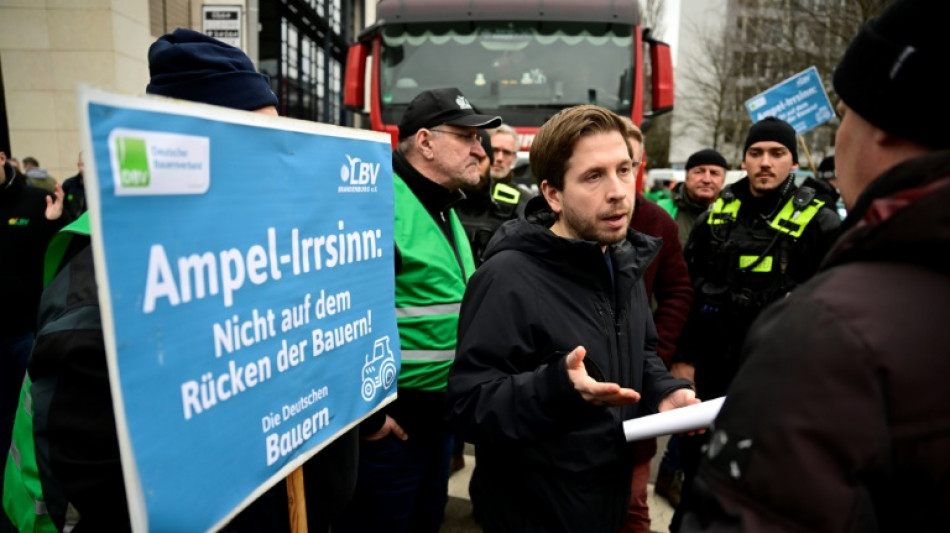 Landwirte protestieren weiter für Beibehaltung von Agrardieselsubvention