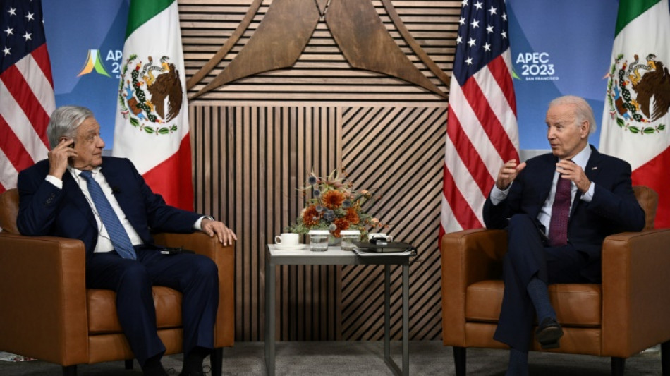 Biden parle immigration avec le président mexicain, et boucle le sommet de l'Apec