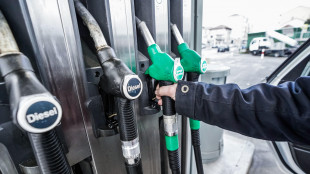 Qe, benzina self scende sotto 1,8 euro al litro