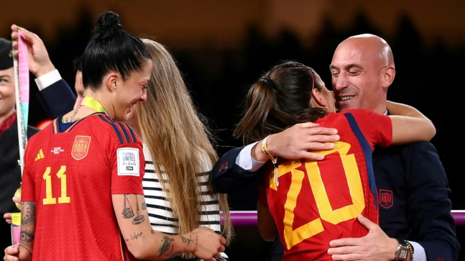 Rubiales interdit de s'approcher de Jenni Hermoso, la crise du foot espagnol s'envenime