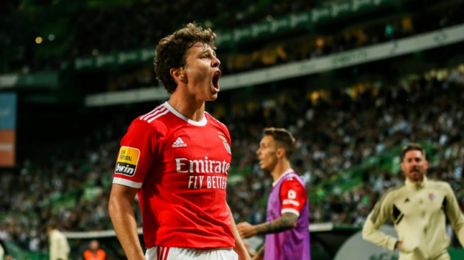 Benfica arranca empate no fim contra Sporting (2-2) e fica a um passo do título