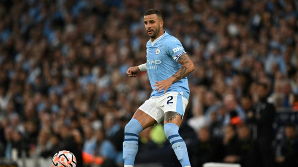 Kyle Walker renova com o Manchester City até 2026