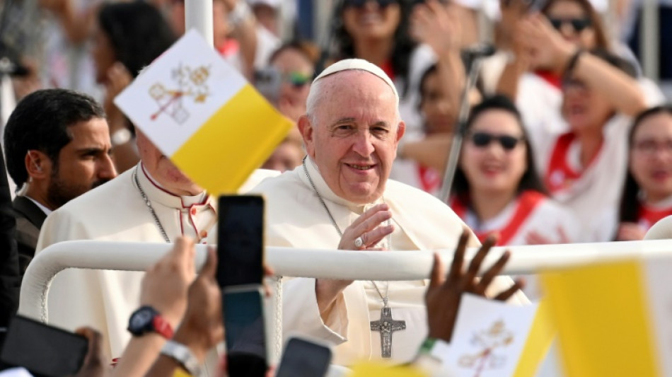 "Le rêve d'une vie": à Bahreïn, drapeaux et émotion à la messe du pape