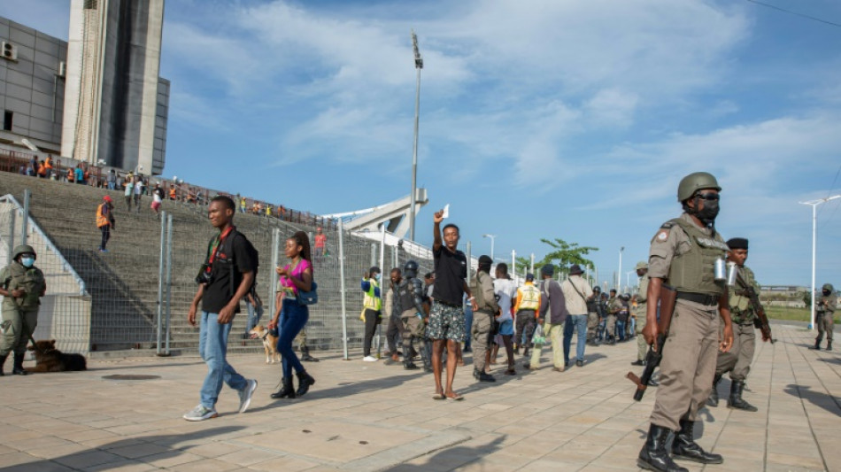  Líder opositor pede três dias de luto por morte de manifestantes em Moçambique 