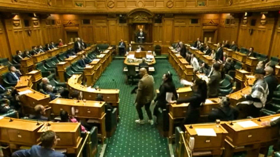  Nouvelle-Zélande: une députée interrompt une séance parlementaire avec un haka 