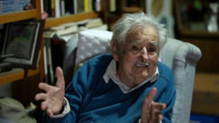 Mujica admite crítica 'grosseira' a Kirchner, mas reforça necessidade de renovação