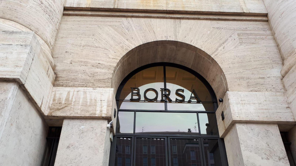 Borsa: Milano chiude in calo, Ftse Mib -0,10%