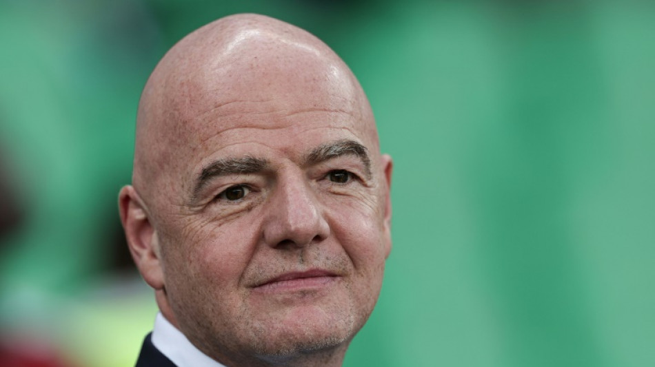 Infantino pede que Uruguai garanta segurança no esporte após árbitro levar pedrada