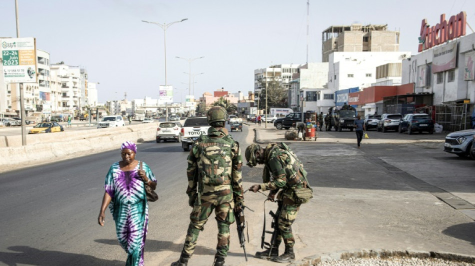 Senegal envia forças armadas para Dacar após surto de violência