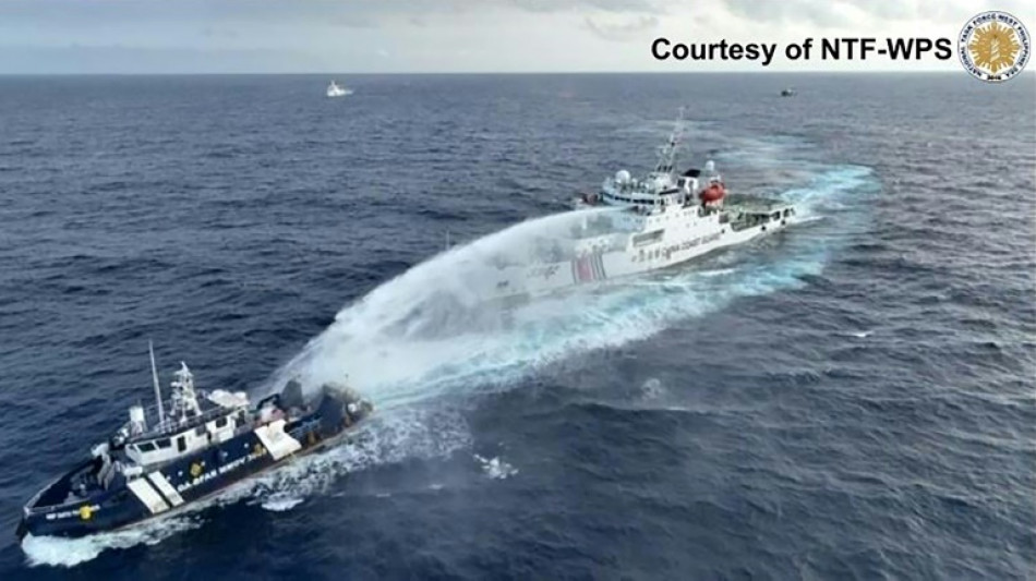 Choque en el mar de China Meridional entre barco gubernamental filipino y guardacostas chinos