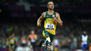 Oscar Pistorius ganha liberdade condicional 10 anos após assassinato de sua namorada