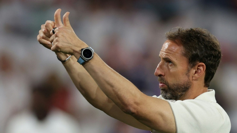 Pfiffe und fliegende Becher: Southgate in der Kritik