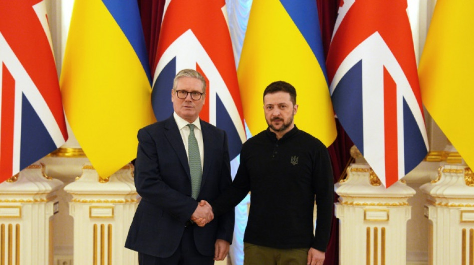  Primeiro-ministro britânico firma ambicioso acordo de segurança em Kiev 