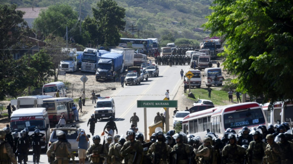  Apoiadores de Morales anunciam trégua em bloqueios de estradas na Bolívia 