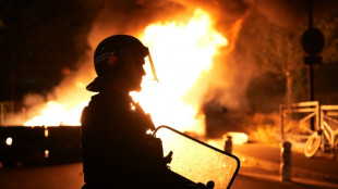 Terceira noite de distúrbios na França tem centenas de detidos