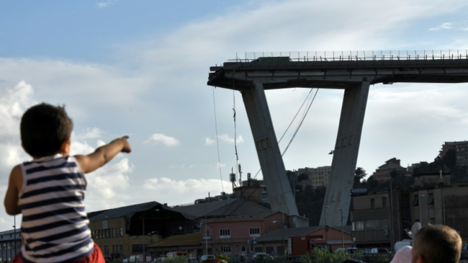 Italie: quatre ans après, début sous haute tension du procès du pont effondré de Gênes