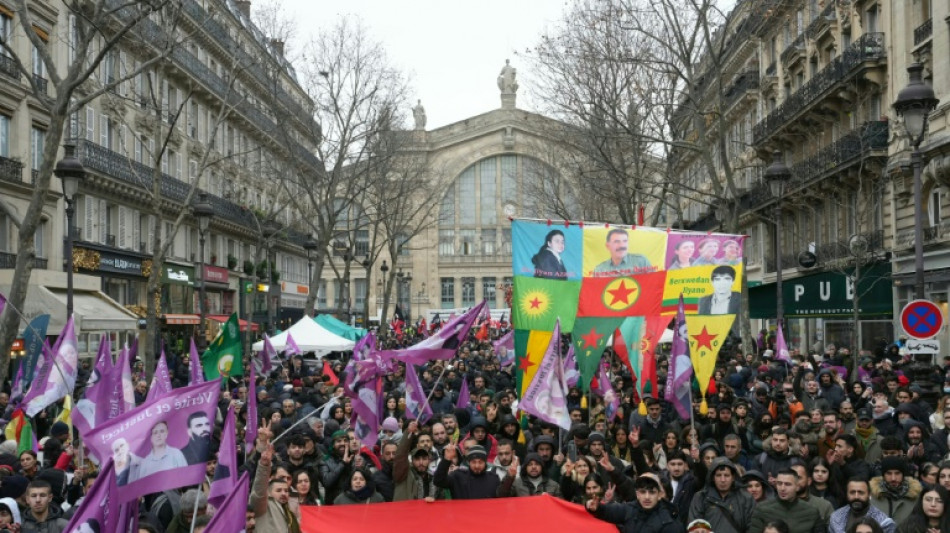 Des milliers de personnes à Paris pour réclamer "justice" pour trois militantes Kurdes assassinées en 2013