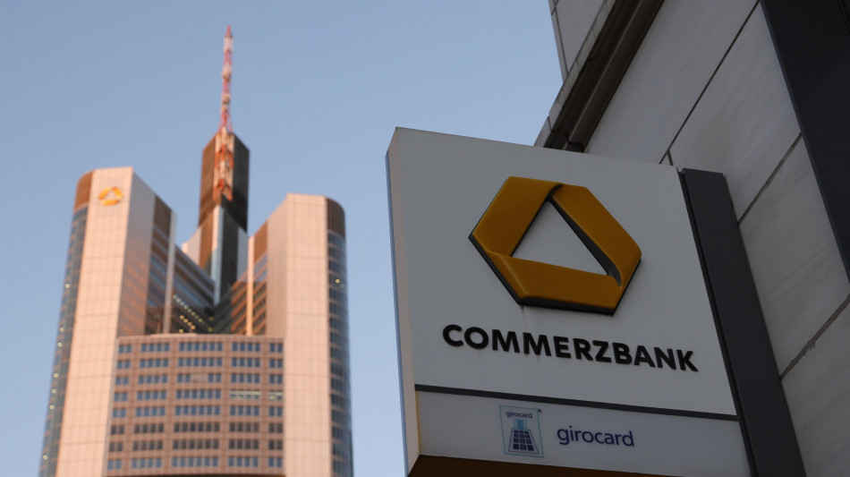 Orlopp (Commerz), in strategia valutiamo anche acquisizioni