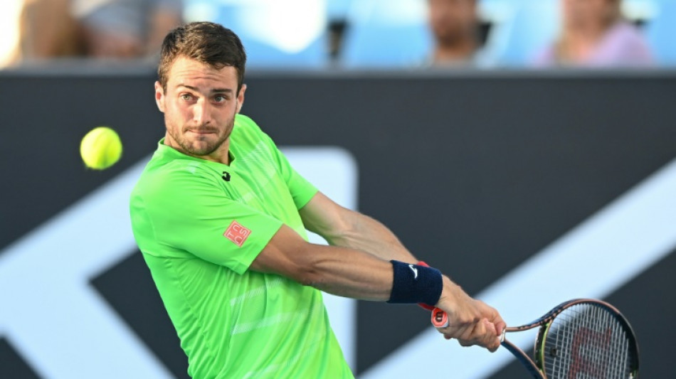 El español Martínez remonta al argentino Báez y gana su primer ATP en Santiago