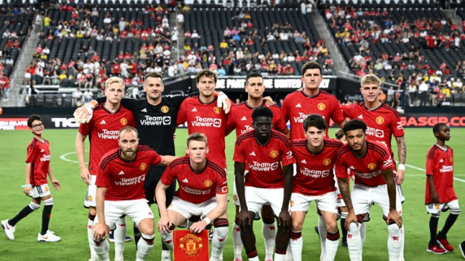 Adidas renova por 10 anos com Manchester United