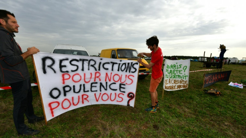 Deux-Sèvres: heurts lors de la manifestation contre les mégabassines