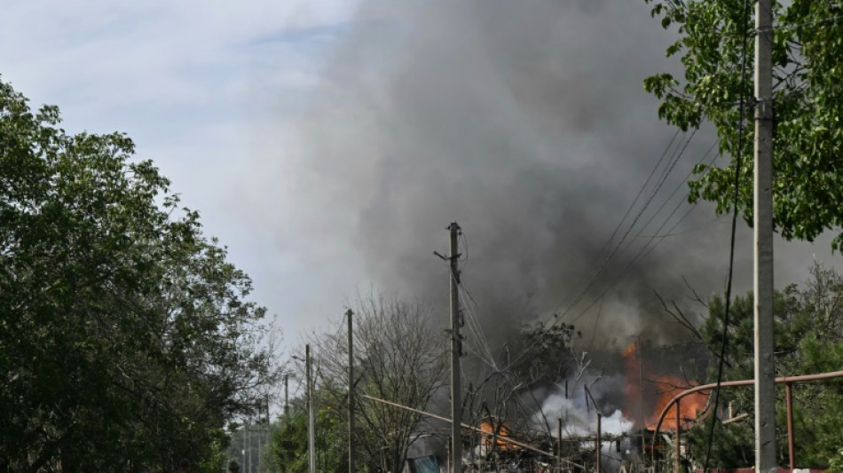 Ukraine civilians flee advancing Russian troops in east