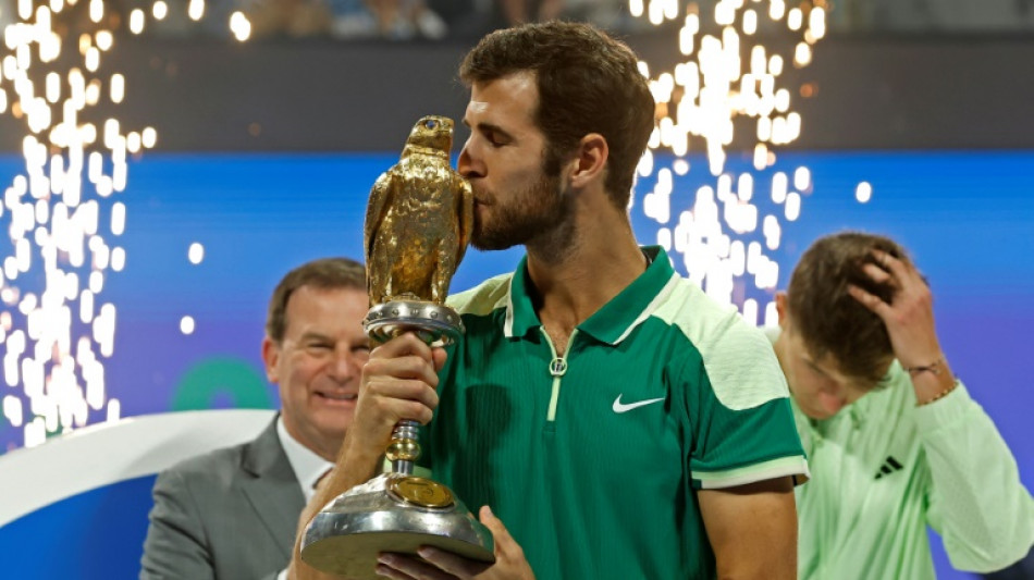 Khachanov acaba com sonho do jovem Mensik e conquista ATP 250 de Doha