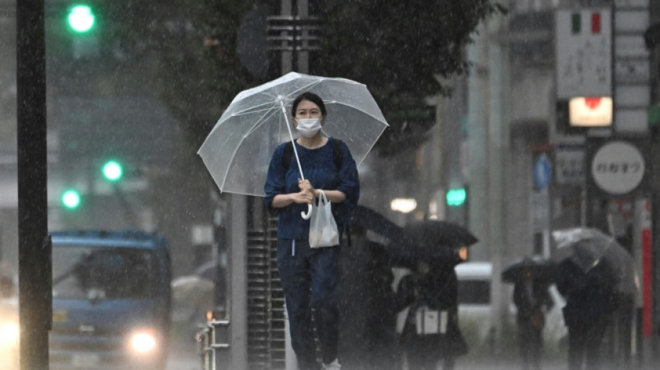 Récord de lluvia cerca de Tokio después de tormenta tropical