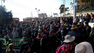 Mineros paralizan centro de La Paz para exigir nuevas licencias de explotación de oro