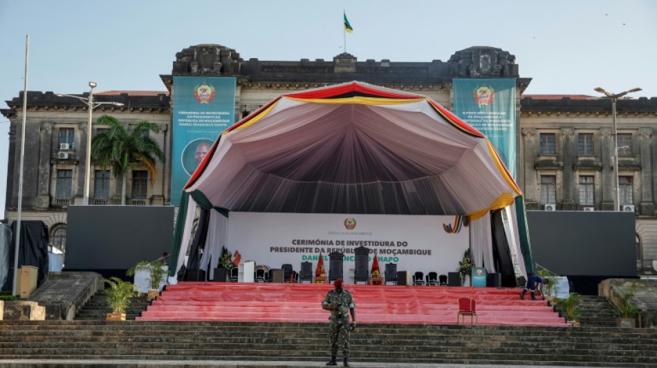  Daniel Chapo toma posse como presidente de Moçambique sob fortes medidas de segurança 