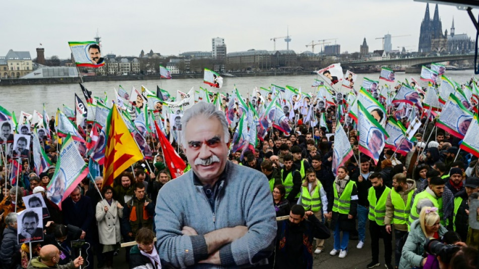 Rund 15.000 Menschen bei Demonstration für Kurdenführer Öcalan in Köln