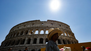 Tetti bianchi o riflettenti contro il calore in città