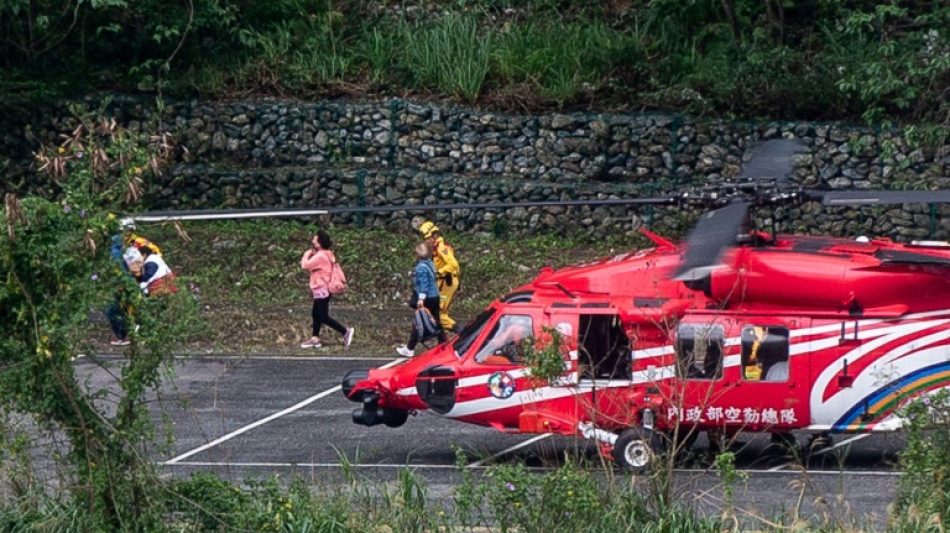 Taiwan helicopters pluck quake-stranded tourists to safety