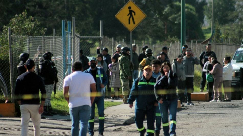 Explosão em siderúrgica deixa 12 mortos no México