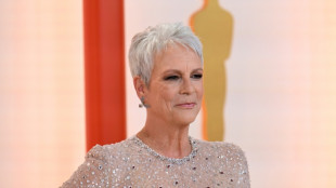 Oscars red carpet: smooth elegance, lots of trains, candy glam