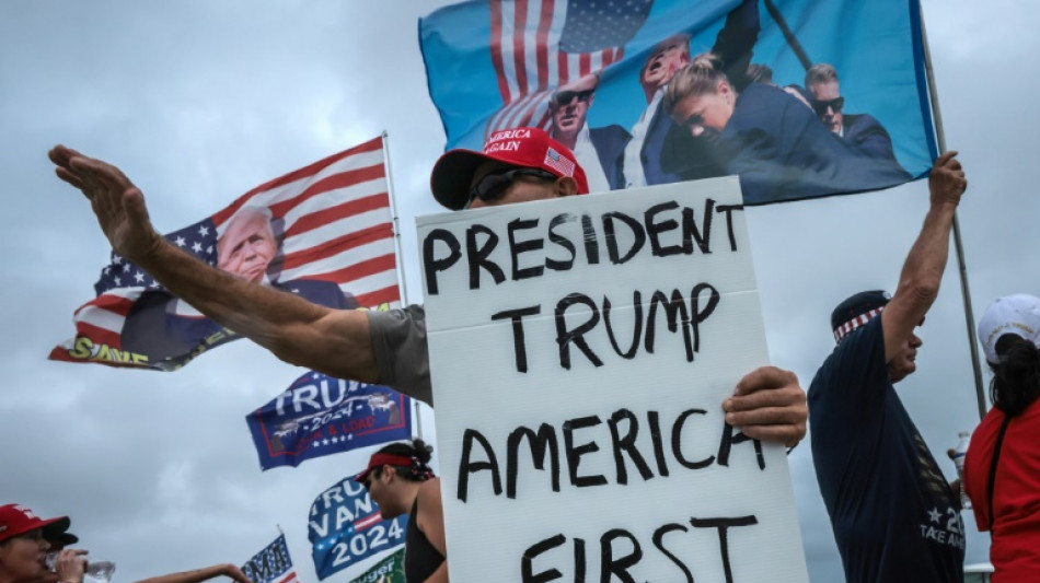  Nerveux ou pleins d'espoir, les trumpistes de Floride attendent les résultats et leur champion 