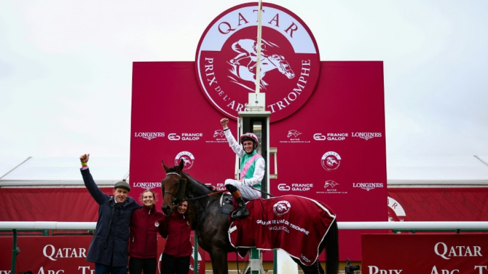 La jument anglaise Bluestocking remporte le 103e Prix de l'Arc de Triomphe