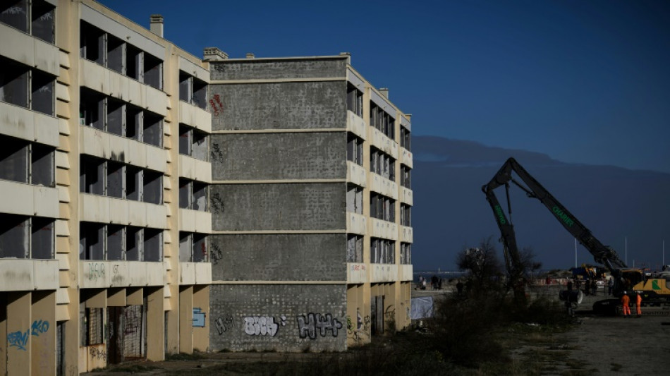 France destroys seaside flats threatened by coastal erosion