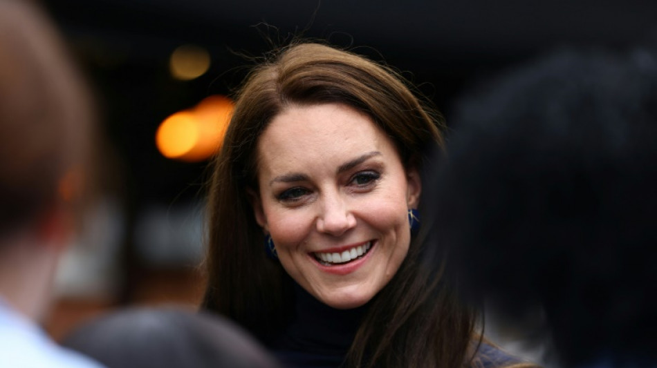 Nova foto oficial da princesa Kate foi manipulada