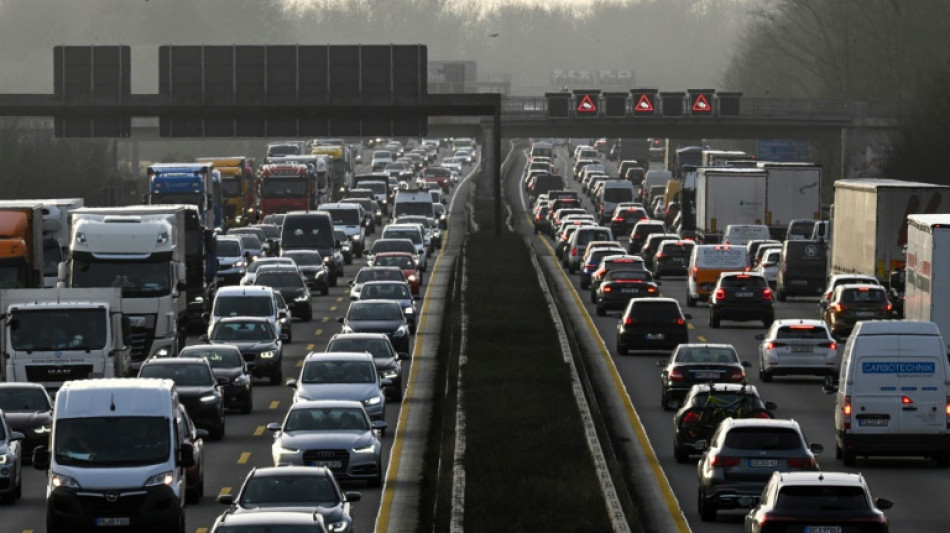 ADAC rechnet an langem Pfingstwochenende mit vollen Autobahnen