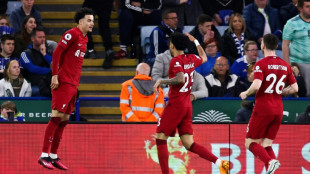 Liverpool vence Leicester e se aproxima da zona da Champions