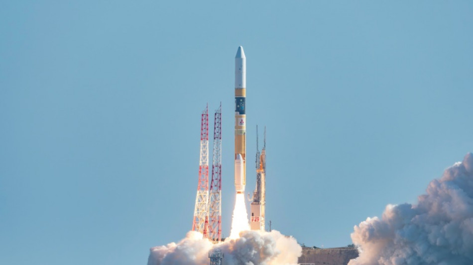 Gran incendio en un sitio de pruebas de la agencia espacial de Japón