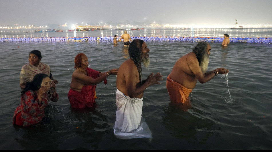  India, allarme per qualità acqua nel luogo del Kumbh Mela 