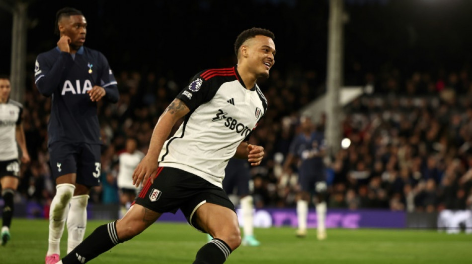 Rodrigo Muniz brilha, e Fulham atropela Tottenham no Campeonato Inglês