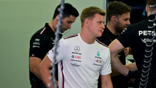 Mick Schumacher seguirá na Mercedes como piloto reserva