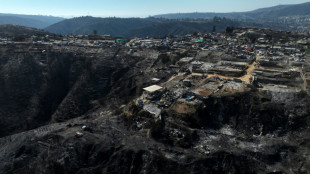 Chile extingue letales incendios en Valparaíso, pero el temor persiste