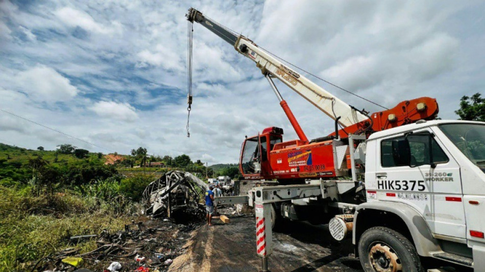 Aumentan a 41 los muertos por el accidente de ómnibus en Brasil