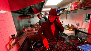 Techno aux fourneaux : à Marseille, un restau-salle de mix attire les DJs