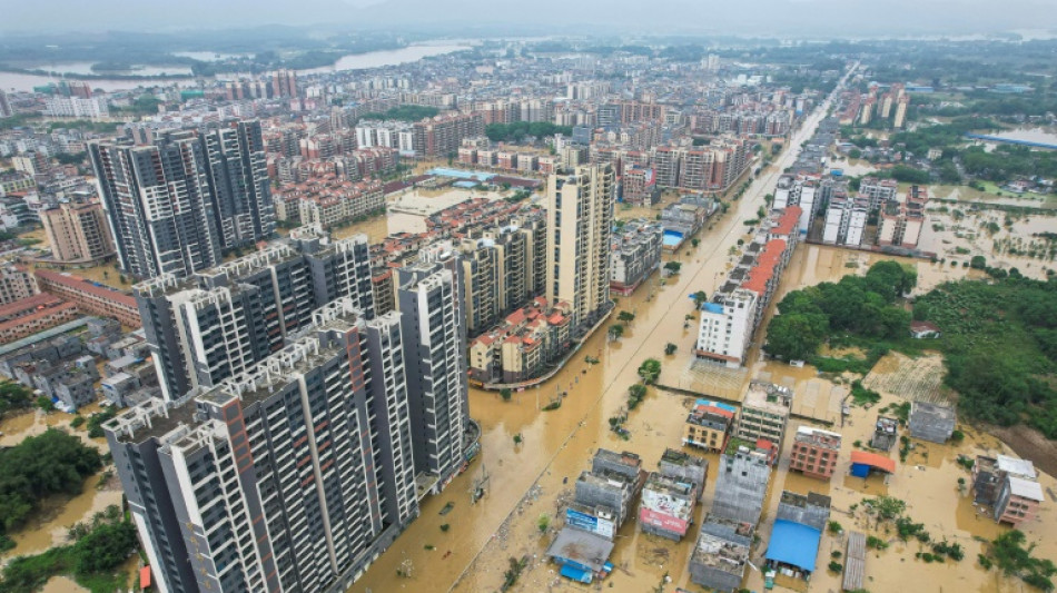 Highest-level rainstorm warning issued in south China's Guangdong